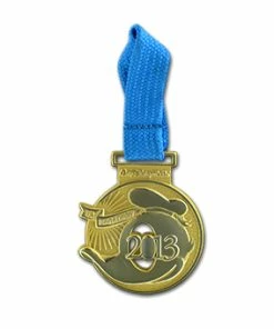 Disney Marathon Pin - 2013 Half Marathon Donald Duck Medal - LE