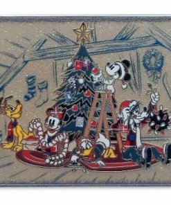 Disney Holiday Pin - 2021 Mickey Mouse & Friends - Jumbo